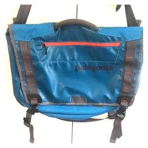 Patagonia Black Hole Messenger Bag